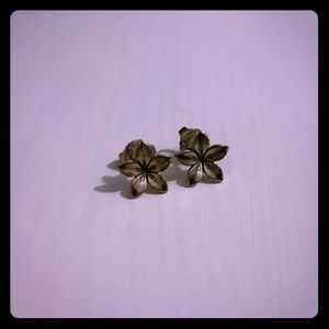 James Avery Dainty Flower Ear Posts